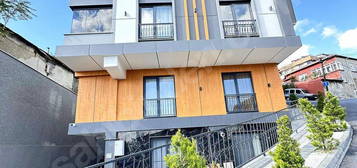 EYÜP MANZARALI 2+1 100M2 ASANSÖRLÜ OTOPARKLI KİRALIK SIFIR DAİRE