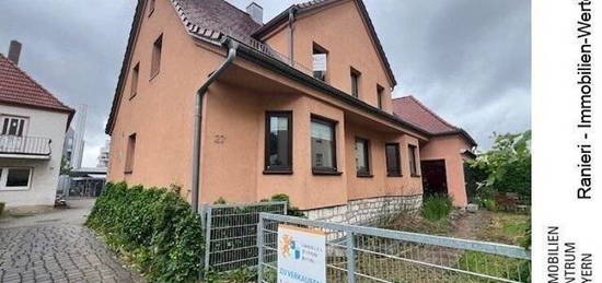 Einfamilienhaus in zentraler Lage in Neumarkt mit Carport