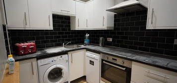 4 bedroom flat to rent