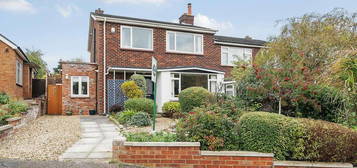 3 bedroom semi-detached house for sale