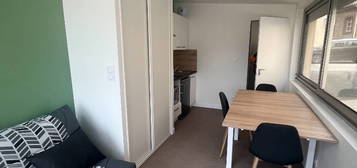 Appartement Laval 1 pièce(s) 17 m² meublé