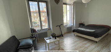 Location appartement 1 pièce 28 m²