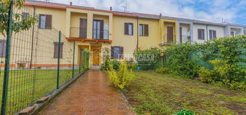 Villa a Schiera a Valle Salimbene 3 locali