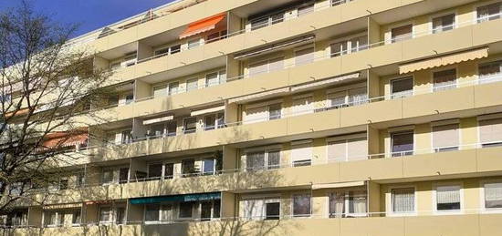 Stilvolle, sanierte, 2-Zimmer-Wohnung mit Balkon in Puchheim