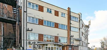 Studio to rent in Rayners Lane, Rayners Lane, Harrow HA2