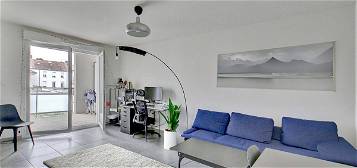 MEYZIEU : Bel appartement T2 (46 m²) en vente avec garage