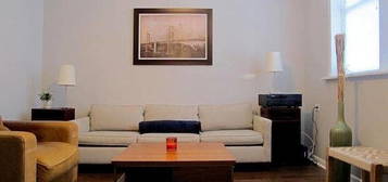 2228 W 18th Pl APT 1F, Chicago, IL 60608