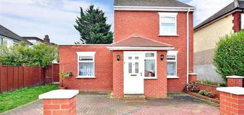 3 bedroom semi-detached house to rent