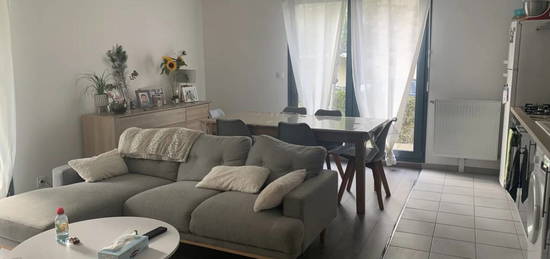 Appartement  à louer, 4 pièces, 1 chambre, 74 m²