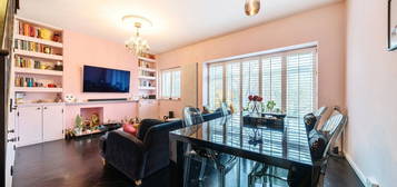 Flat for sale in Crescent Road, Kingston Upon Thames KT2