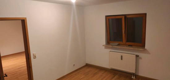 2 Zimmer - Erdgeschoss - Wohnung, zentrale Lage