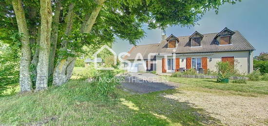 Maison familiale 4 chambres avec spacieux terrain de 1950m² environ avec mare