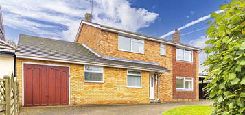 4 bed detached house for sale