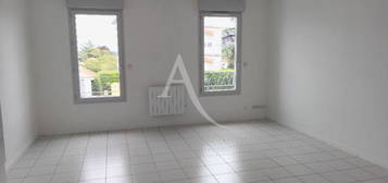 A vendre appartement type T3 à SAINTES.