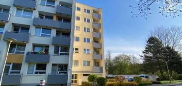 Helle Single-Wohnung mit Balkon