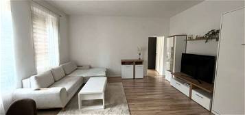 Geschmackvolle, sanierte 2-Zimmer-Wohnung mit Balkon und EBK in Kulmbach