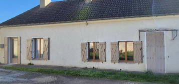 Maison de bourg avec garage.