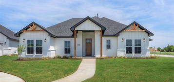 200 Cliff Ct, Godley, TX 76044