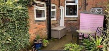 Terraced house to rent in Main Street, Saddington LE8