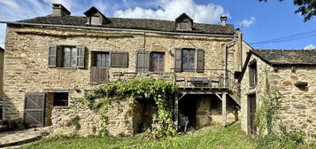 Charmante maison en pierre dans un hameau tranquille