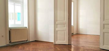 Großzügige 2 Zimmer Altbauwohnung - WG geeignet