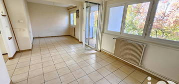 Appartement  à vendre, 3 pièces, 2 chambres, 61 m²