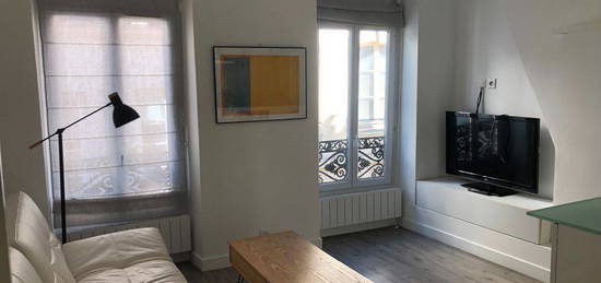 Appartement 2p emplacement exceptionnel pont neuf paris