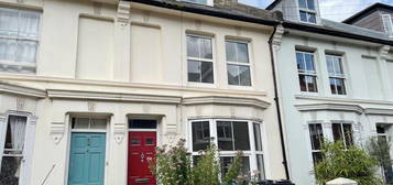 2 bed terraced house for sale