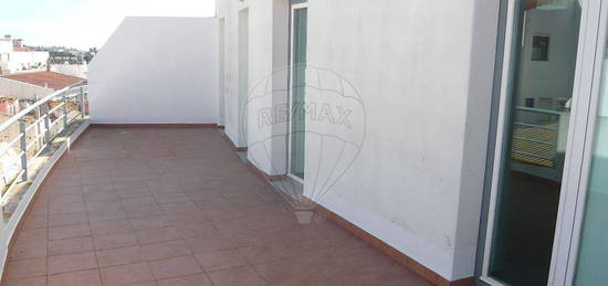 Apartamento T1 para arrendar em Silves