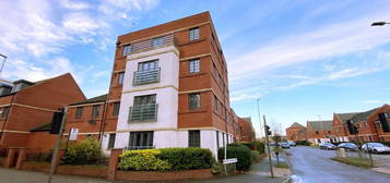 Flat to rent in Wolsey Island Way, Leicester LE4