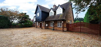 4 bedroom detached house to rent