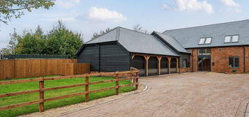 4 bedroom barn for sale