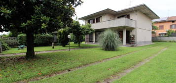 Villa unifamiliare via Monte Grappa 13, Centro, San Genesio ed Uniti
