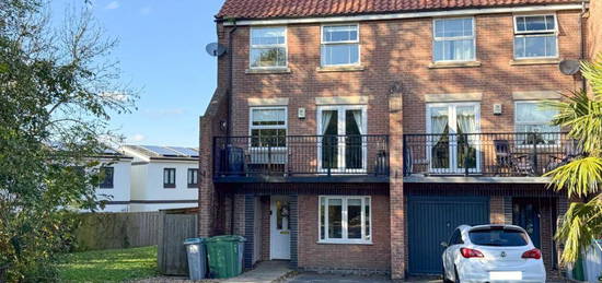 5 bedroom town house for sale