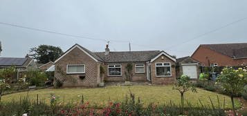 Bungalow to rent in South Heath Lane, Fulbeck NG32