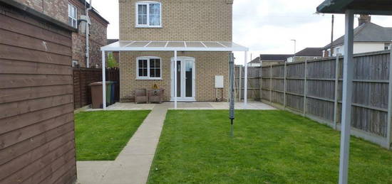 3 bed detached house to rent