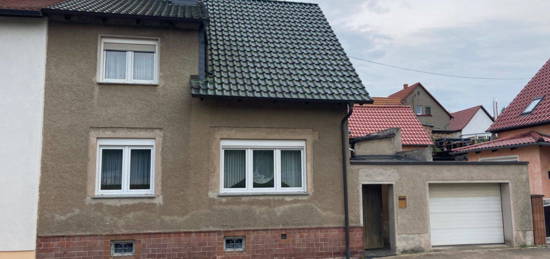 Doppelhaushälfte in Wimmelburg mit Grundstück und Garage