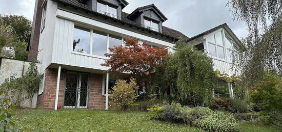 Einfamilienhaus mit traumhaftem Ausblick in ruhiger grüner Lage.