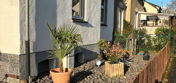 Schöne Zechenhaushälfte mit Carport und Garten