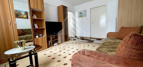 Apartament cu 2 camere, centrala proprie, etaj 2, zona Br...