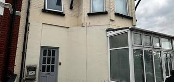 Flat to rent in Audley Road, London NW4