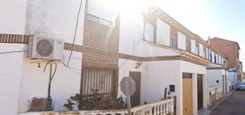 Chalet adosado en venta en calle Cardonal, 22