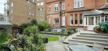 2 bedroom ground floor flat for sale