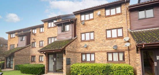 Flat for sale in Newbridge Close, Broadbridge Heath RH12