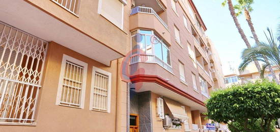 Piso en venta en pasaje de Levante, 2