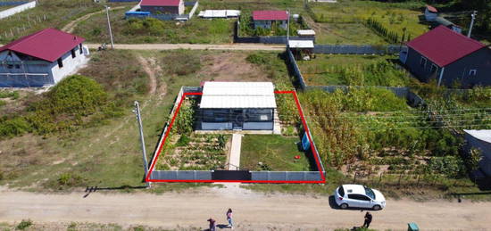 YEN KARAKY'DE SATILIK 1+1 PREFABRK EV VE 300 M2 ARSASI