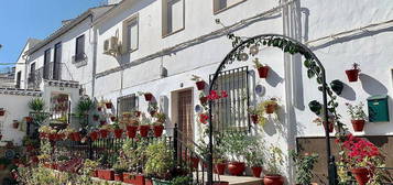 Casa en calle Torre en Iznájar