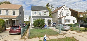 309 Yale St, Hempstead, NY 11550