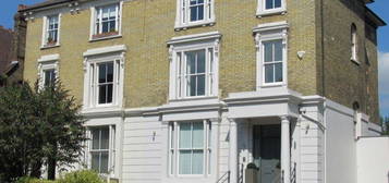 2 bed flat to rent