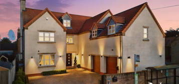 5 bed detached house for sale